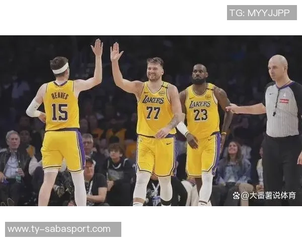 帕森斯：詹姆斯回归后里夫斯依然是湖人队的第二选择