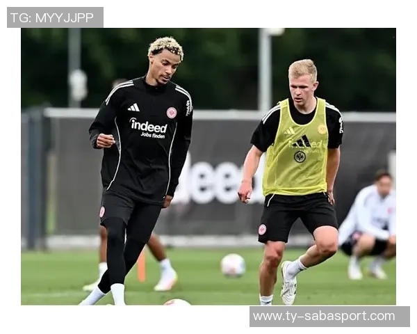 埃基蒂克身披法国队9号球衣有望首发出战引发热议