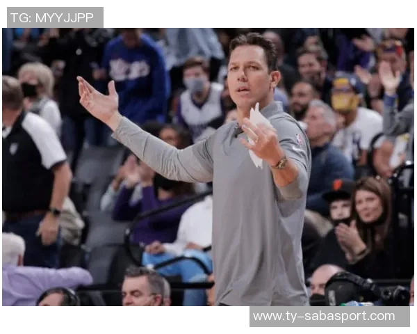 西蒙斯高效得分助力球队胜利豪泽状态低迷表现不佳