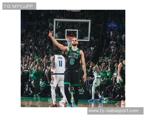 德里克怀特痛批球队表现半场三分命中率惨淡绝不能再犯同样错误