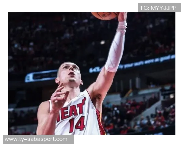 希罗上半场表现出色下半场失常仅得0分球队遭遇困境 希罗上半场表现出色下半场失常仅得0分球队遭遇困境