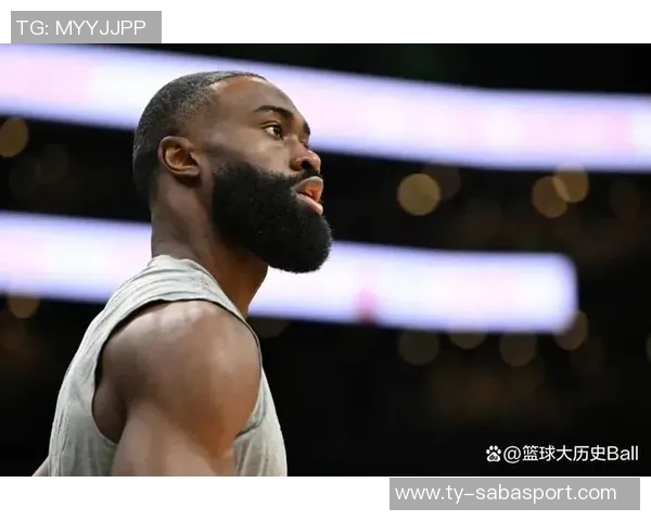 杰伦布朗首节狂砍19分3板2助2断三分火力全开助力球队领先