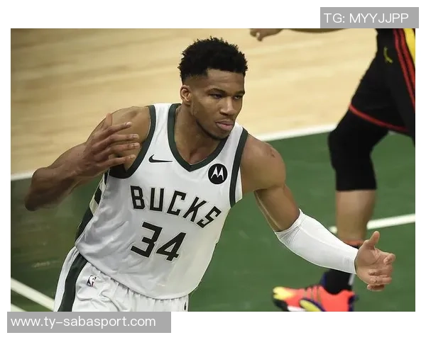 字母哥奋力拼搏半场贡献15分6板球队却落后19分艰难追赶之路 字母哥奋力拼搏半场贡献15分6板球队却落后19分艰难追赶之路